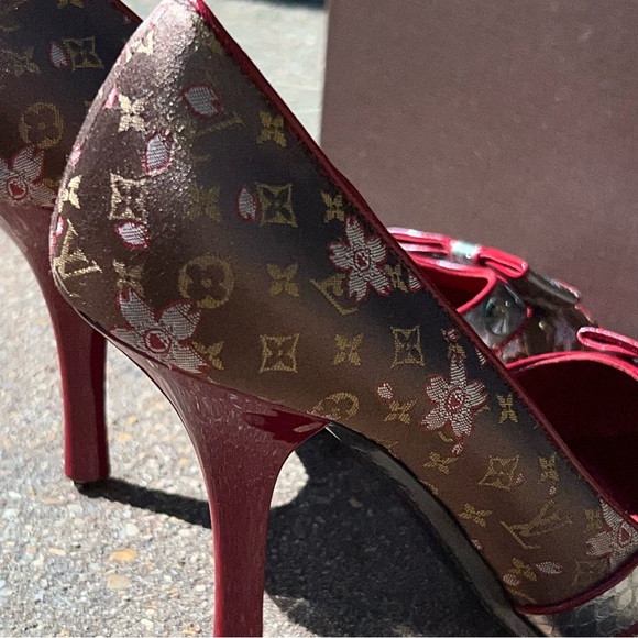 Vintage Louis Vuitton Runway Satin Cherry Blossom Heels - Picture 9 of 12